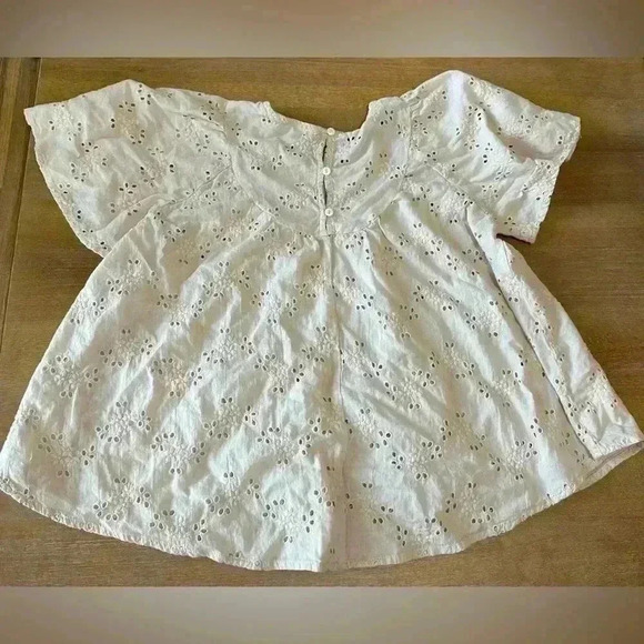 Hem and Thread eyelet top - Picture 8 of 8